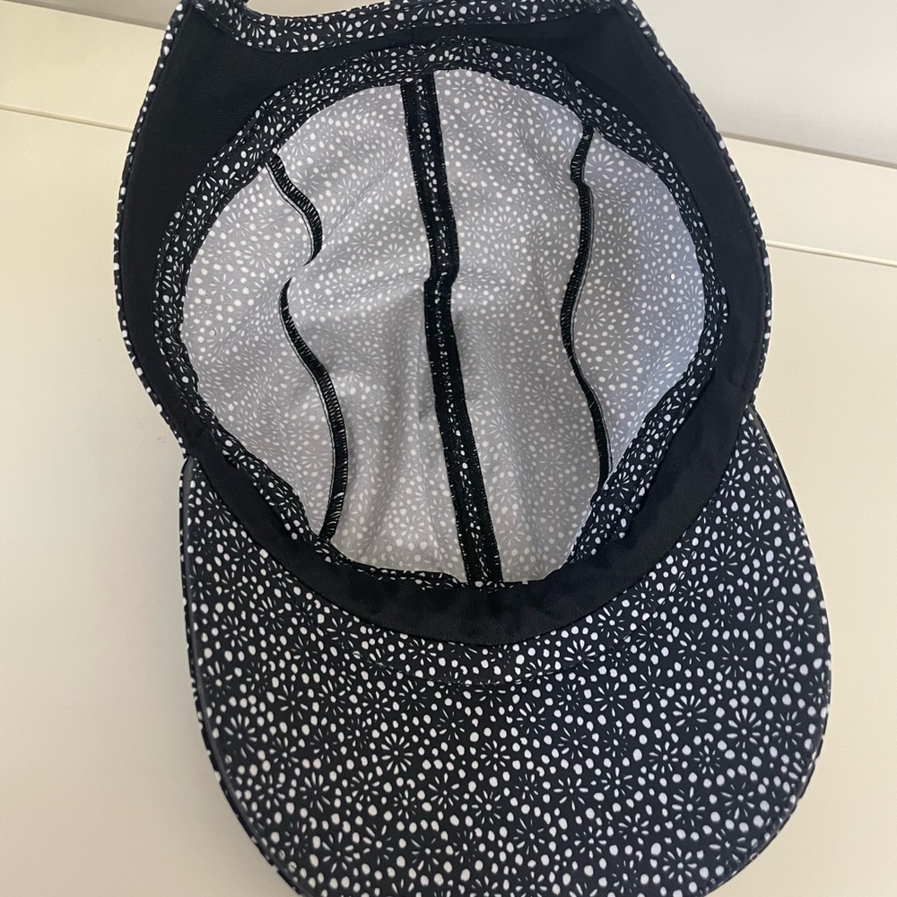 Lululemon hat - Picture 2 of 3